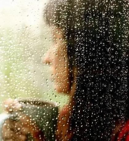 《秋雨寒心，情感短句》