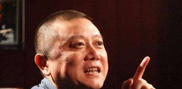 一只鹦鹉的“百依百顺”之路（从反抗到依附）