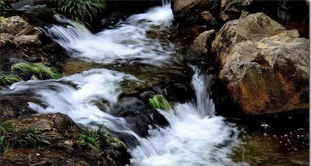 流水潺潺，自然清音（流水潺潺）