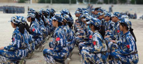 《向前冲》——高一新生军训口号