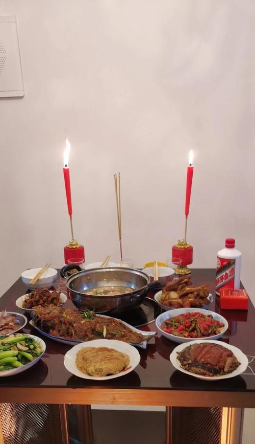 2024除夕年夜饭，共赴团圆美食盛宴（朋友圈好句句子）